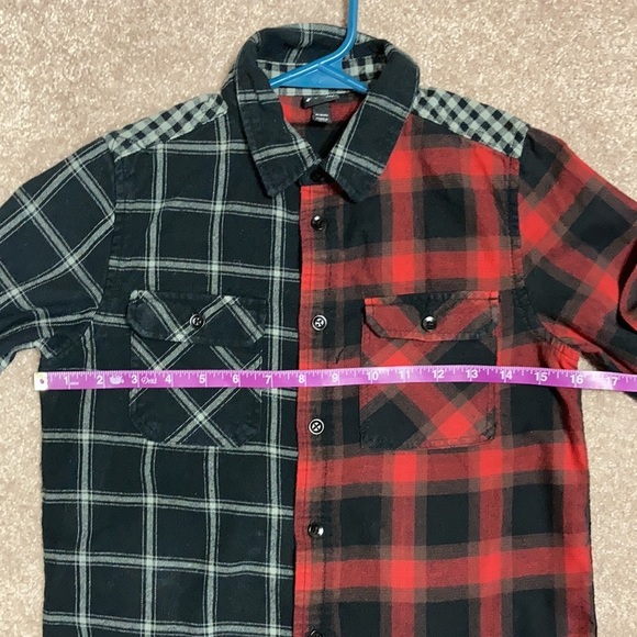 Art class medium 8/10 red grey black plaid brushed cotton button down - Picture 7 of 9